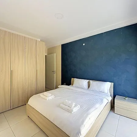 Cosy 1br Near Beach, Bars & Restaurants