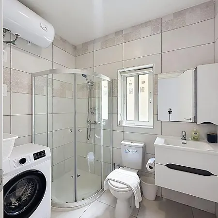 Cosy 1br Near Beach, Bars & Restaurants 세인트폴스베이